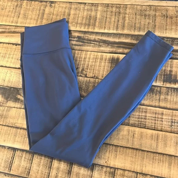 Fabletics Define PowerHold® High-Waisted 7/8 Legging - Regular Inseam 25” - Picture 10 of 11